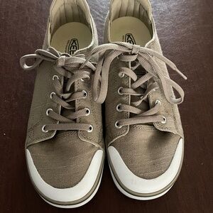 KEEN women’s canvas sneakers